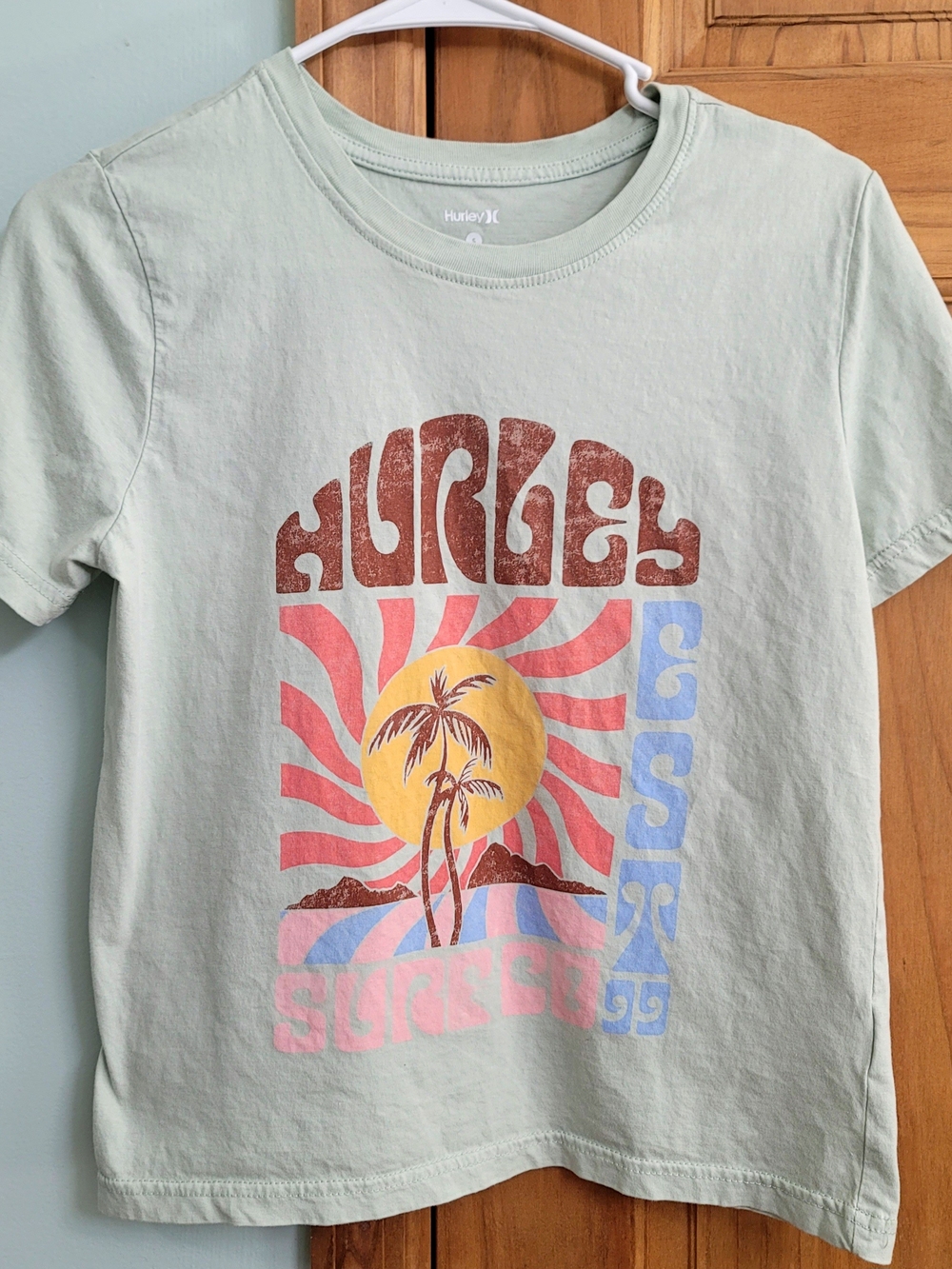 Hurley Graphic Tee 100% cotton with Sunset & Surf Print